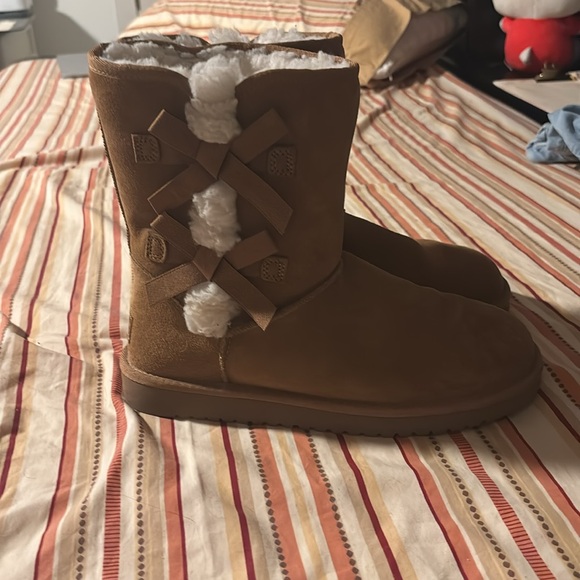brown ugg’s that are 8.5 size in woman’s - Picture 4 of 4
